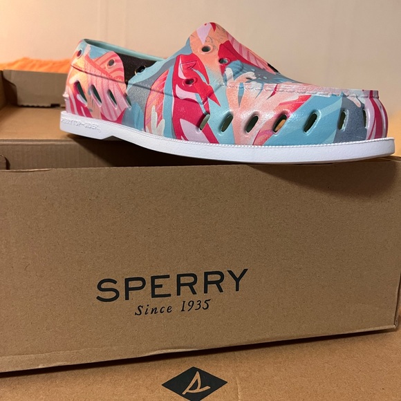 Sperry Float Shoes - Picture 2 of 4